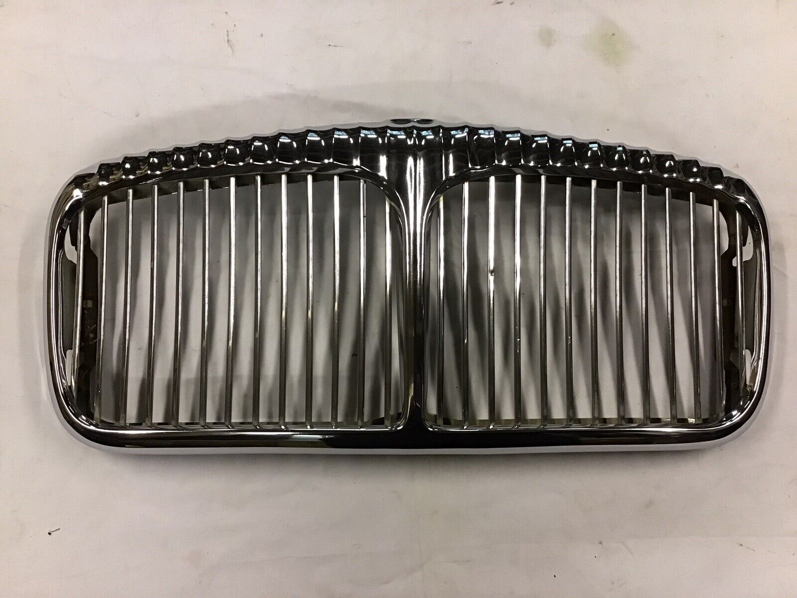 Daimler XJ Series 2 3 Coupe XJ6 XJ12 Sovereign Used Front Grille Grill