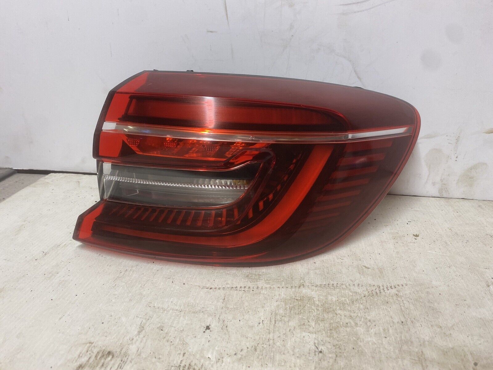 2019-2024 RENAULT CLIO MK5 REAR TAIL LIGHT DRIVER OFF RIGHT SIDE 265509761R