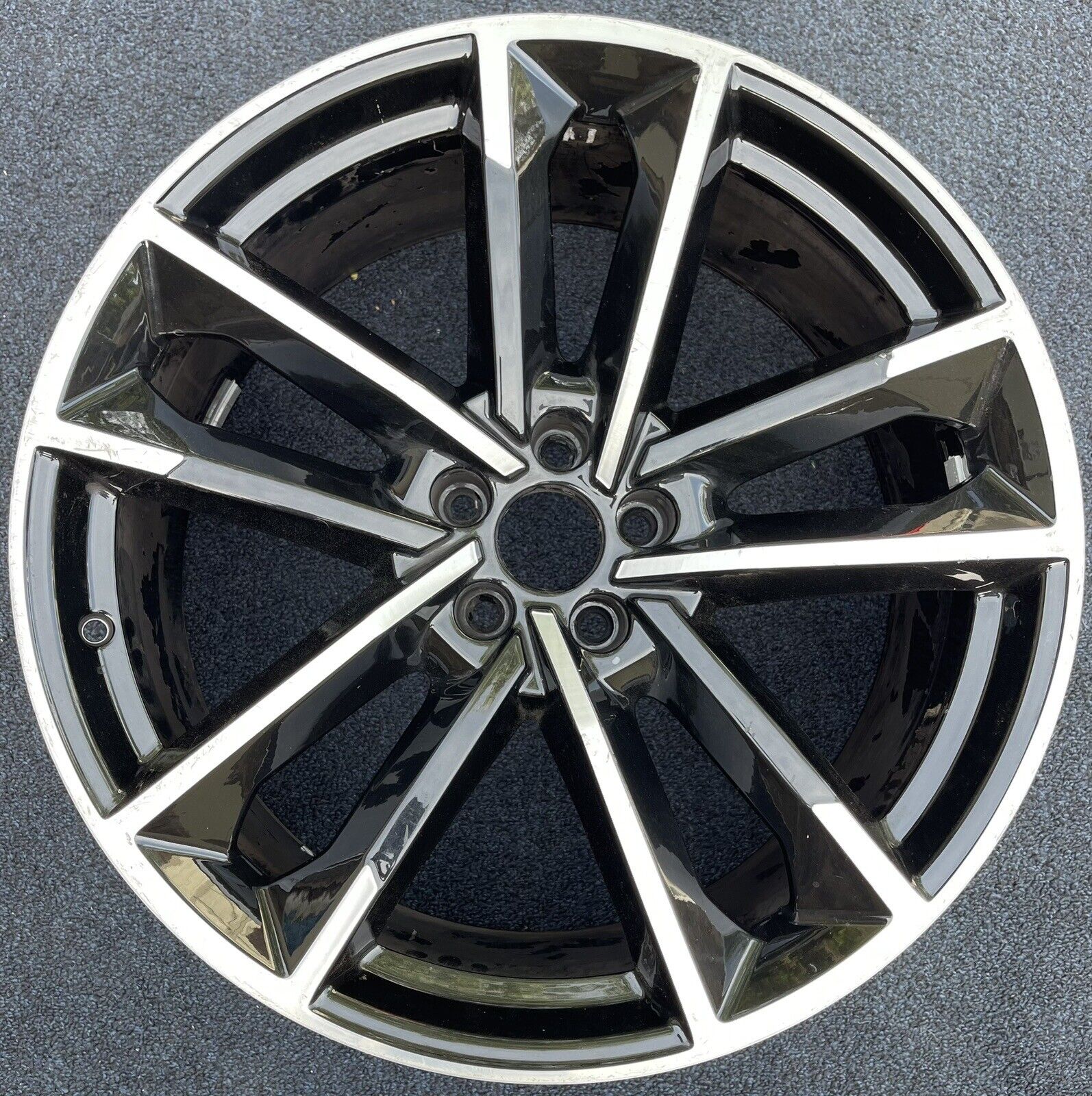 AUDI A8 S8 Quattro Rs7 Sportback Factory OEM Wheel Rim P/N-  4G8601025AS