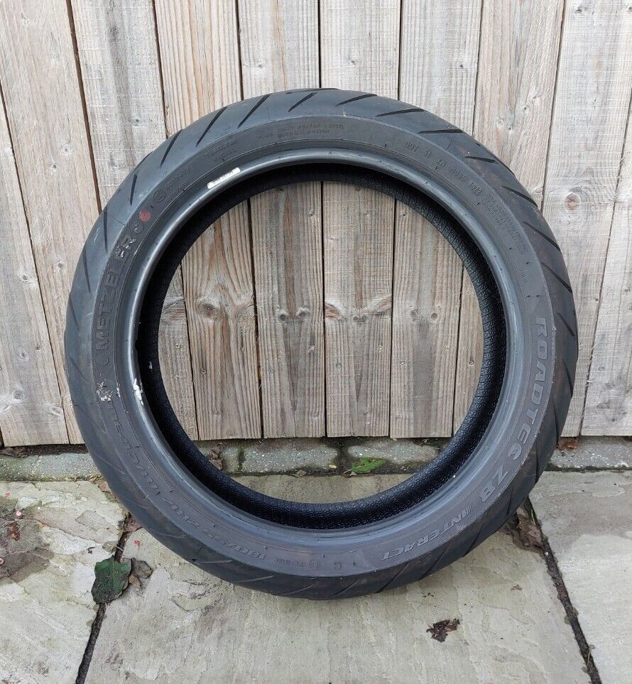 Metzeler Roadtec Z8 180/55-17 rear tyre with 4 mm of centre tread worn flat
