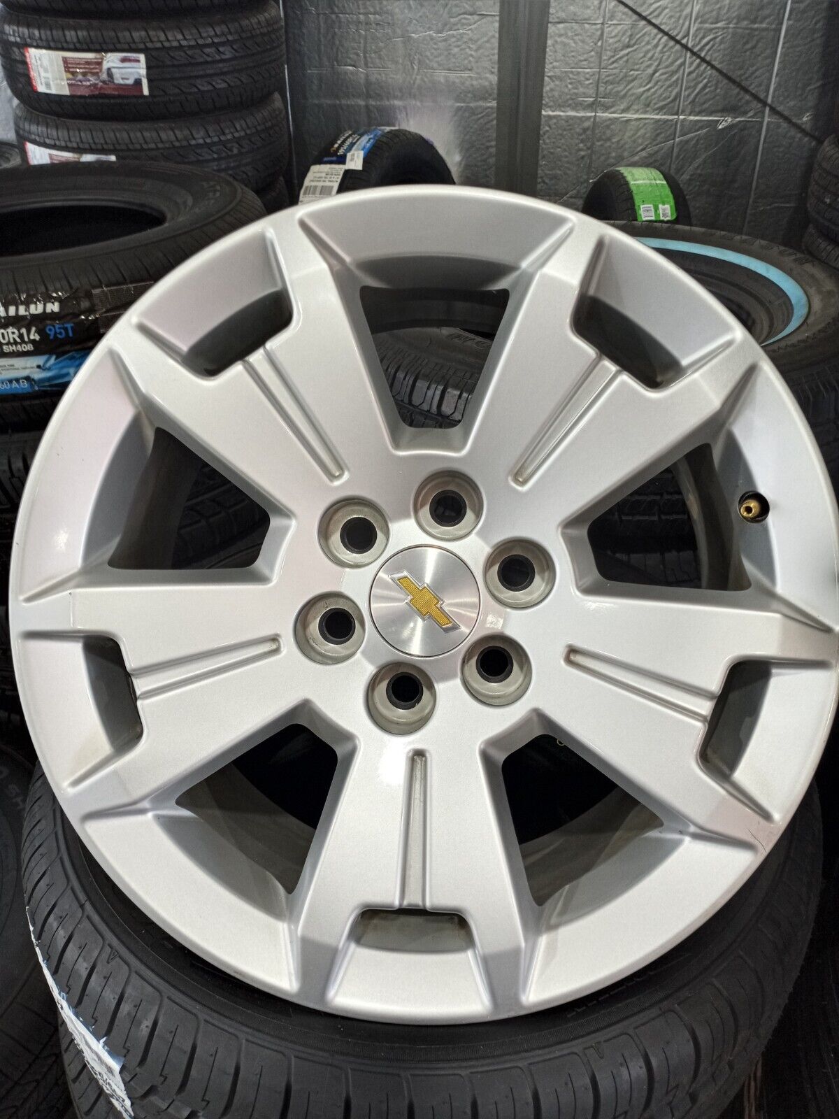 2015-2019 Chevy Colorado Wheel 17x8 5 Spoke Blade Silver Opt Q5U Fits 922034