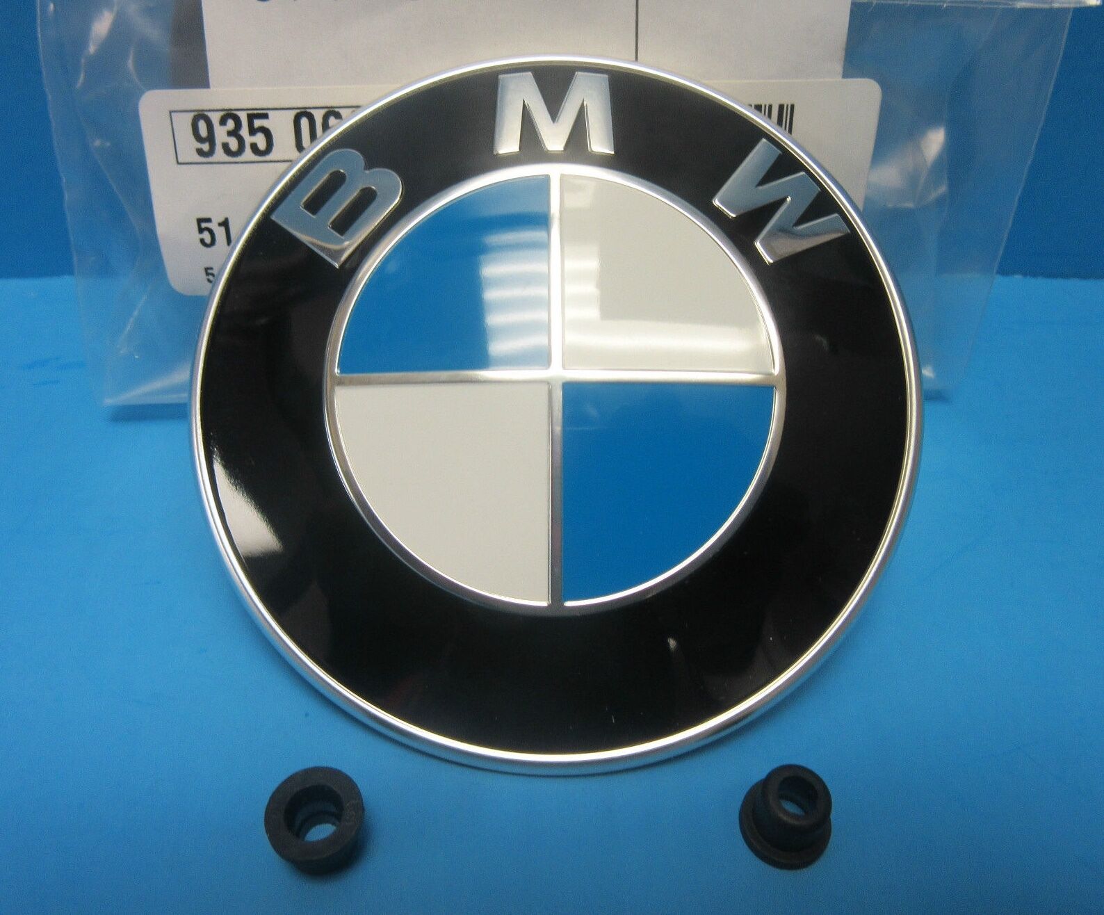GENUINE BMW Trunk Hatch Lid Emblem Roundel OEM # 51148219237 with Grommets 2.50\