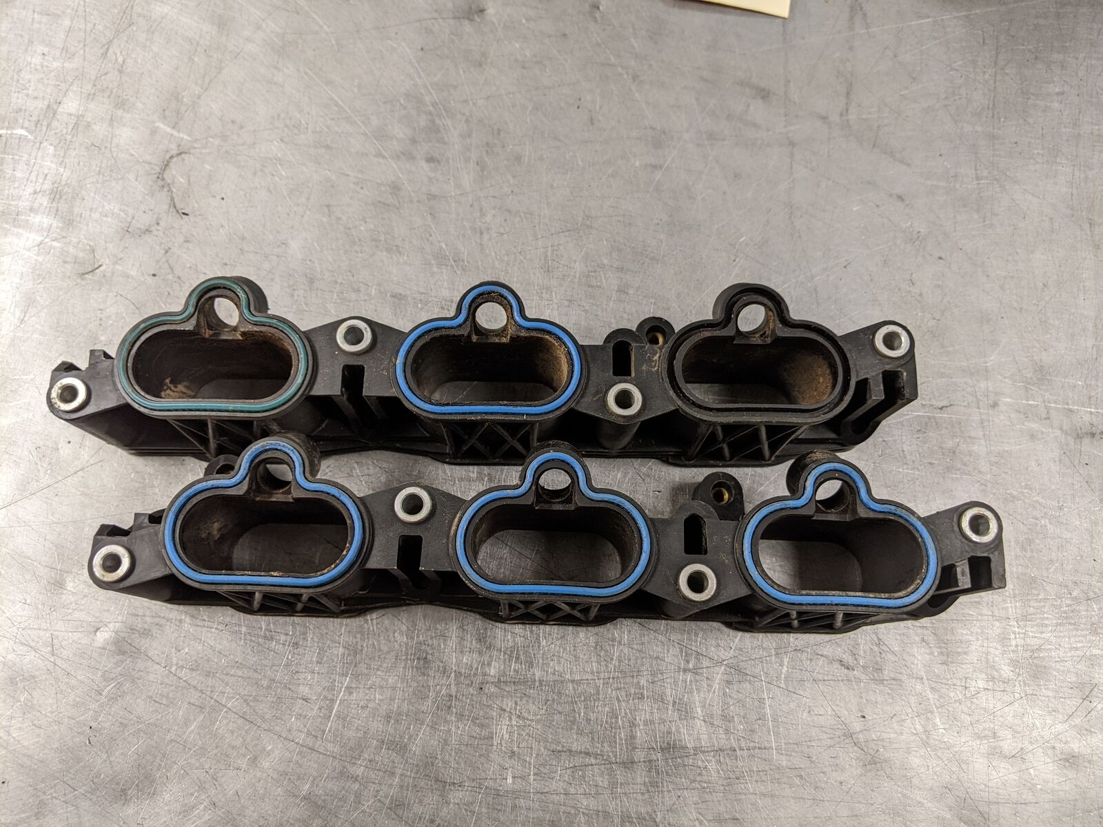 Lower Intake Manifold From 2005 Ford Five Hundred  3.0