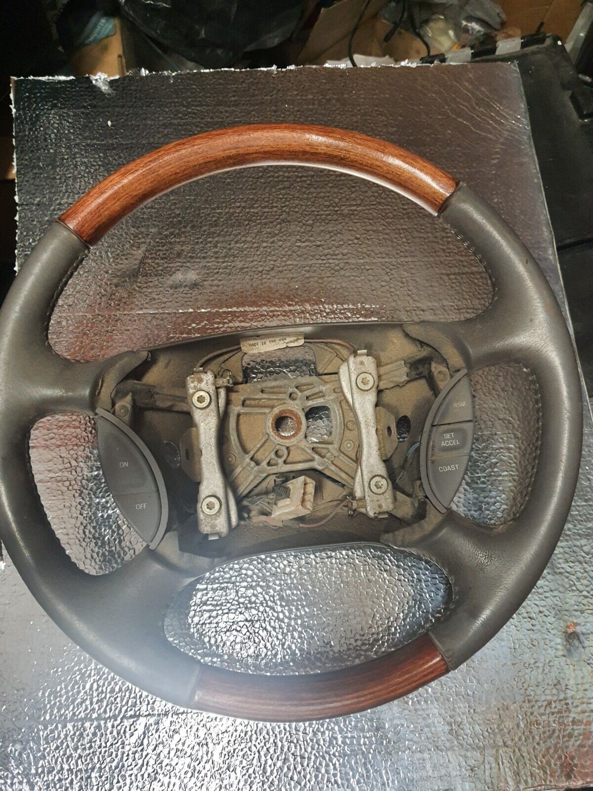 1998 Lincoln Mark VIII Collector's Edition Steering wheel