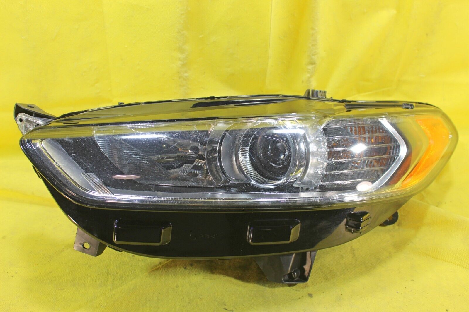 🧵 OEM Ford Headlight Halogen 13 14 15 16 Fusion Left LH Driver - 1 Tab Damaged