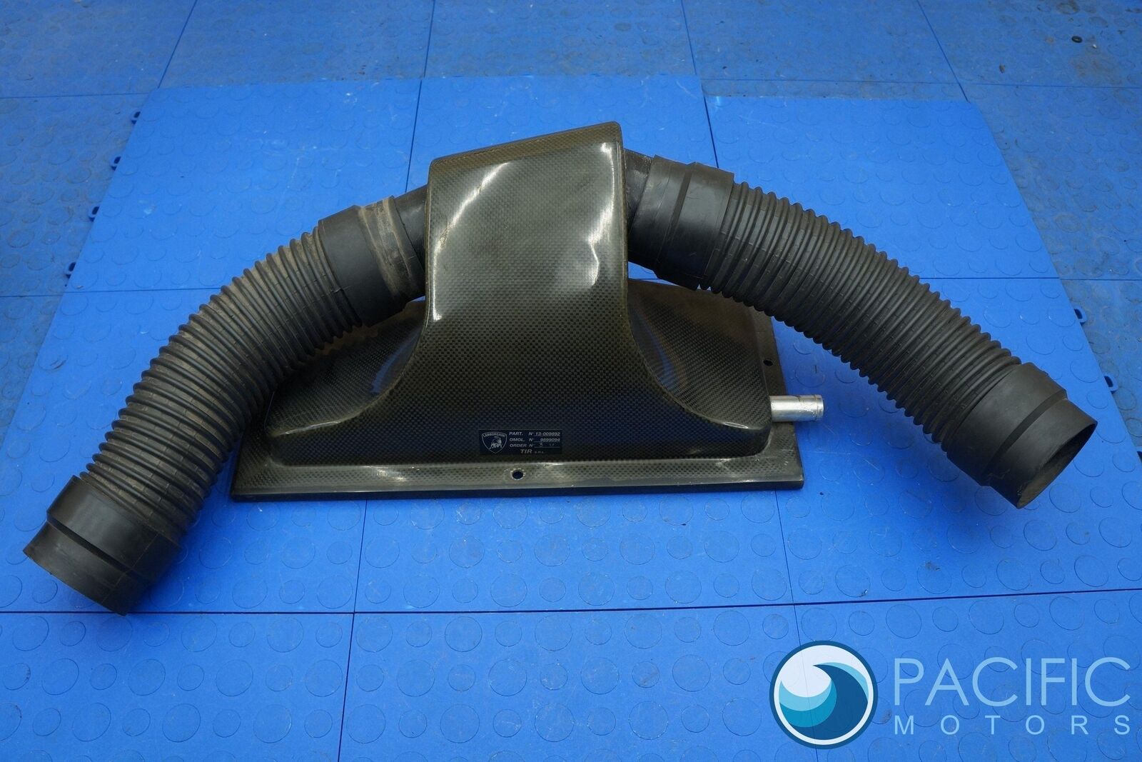 Left Upper Air Intake Cover Carbon Fiber 07M133919 Lamborghini Murcielago 2004