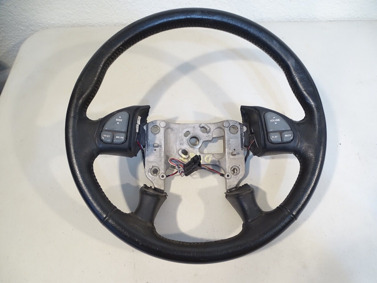 PONTIAC MONTANA STEERING WHEEL WITH SWITCHES - PART # 16821922