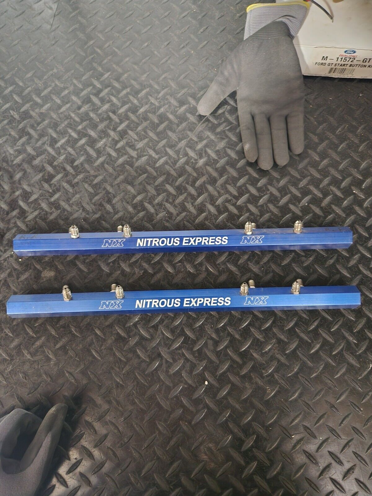 Nitrous Express 90002 direct port nos outlet rails kit distribution nozzles 8
