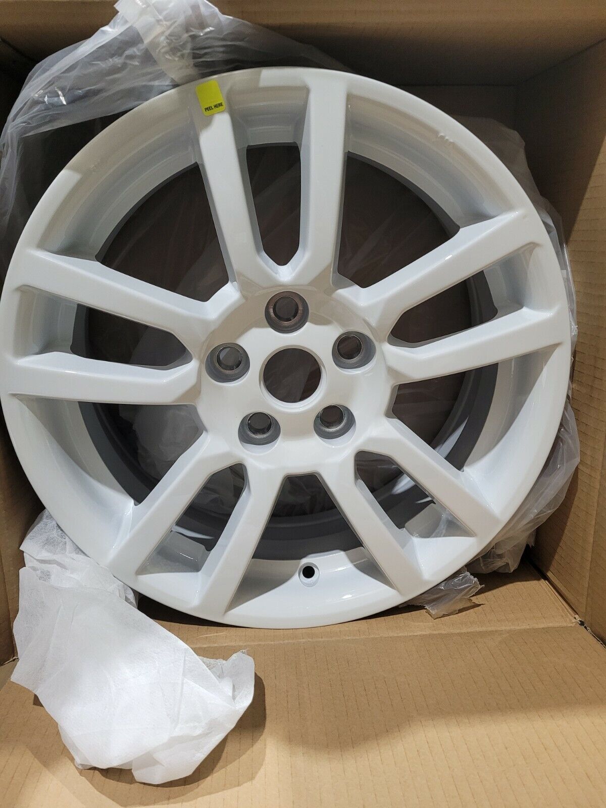 OEM 2012-2014 Chevy Sonic White 16x6 Wheel Rim 19300982