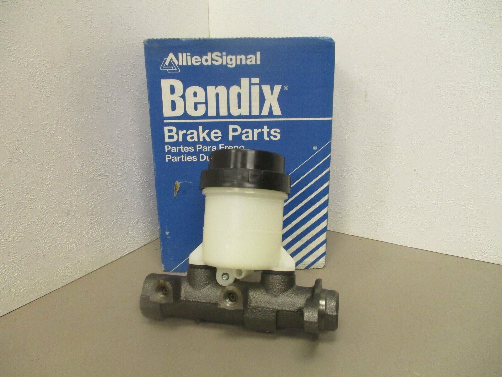 Bendix 12080  Brake Master Cylinder 1983 - 1988 Galant Tredia Cordia  USA MADE