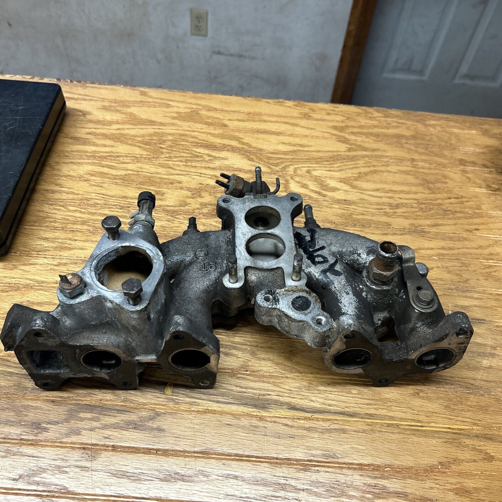 78-80 Toyota 20R 2.2 Truck Celica Corona Intake Manifold Used 4Cyl Carbureted
