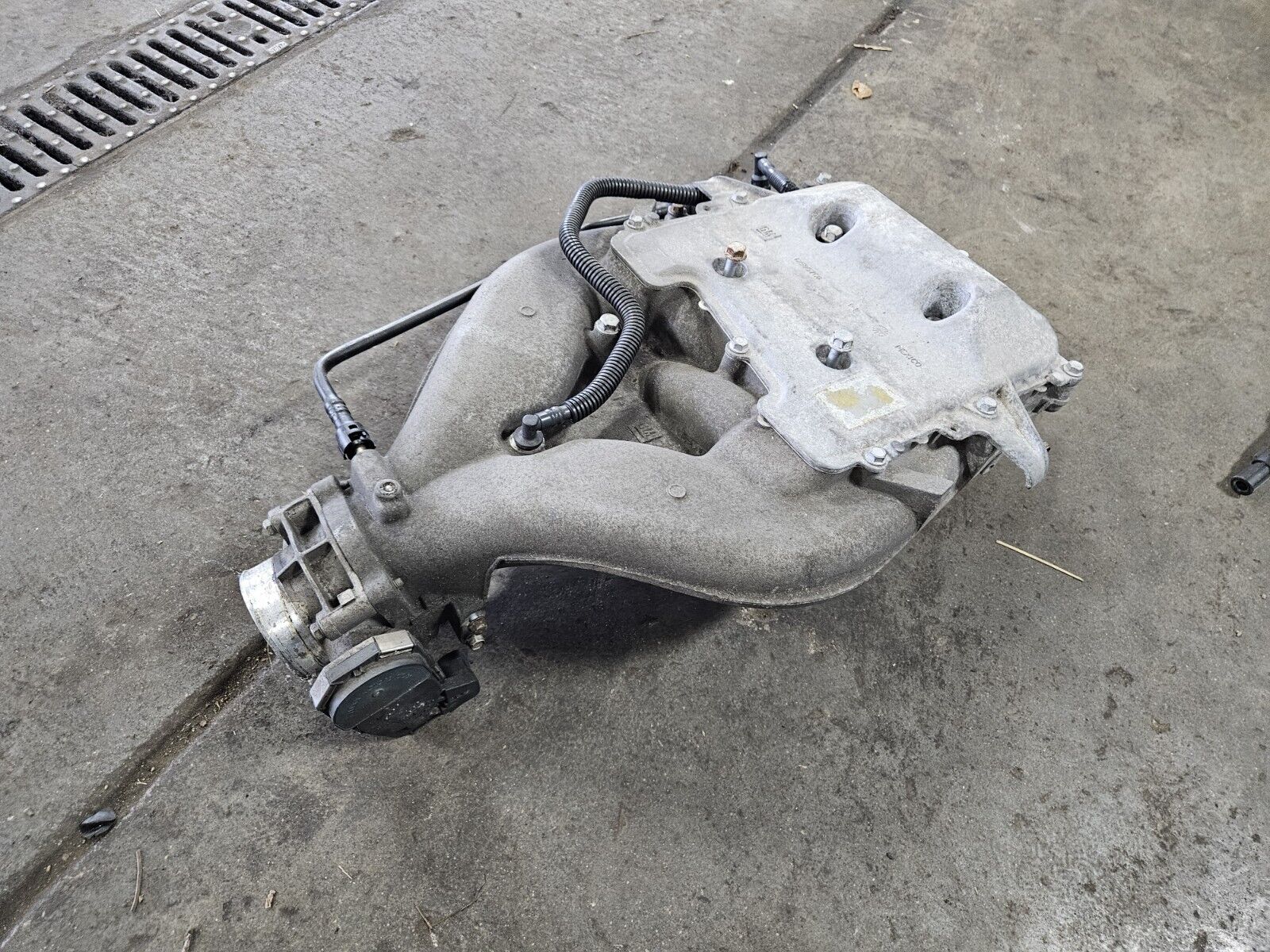 2008 Cadillac STS Vin V Intake Manifold 3.6L With Throttle Body