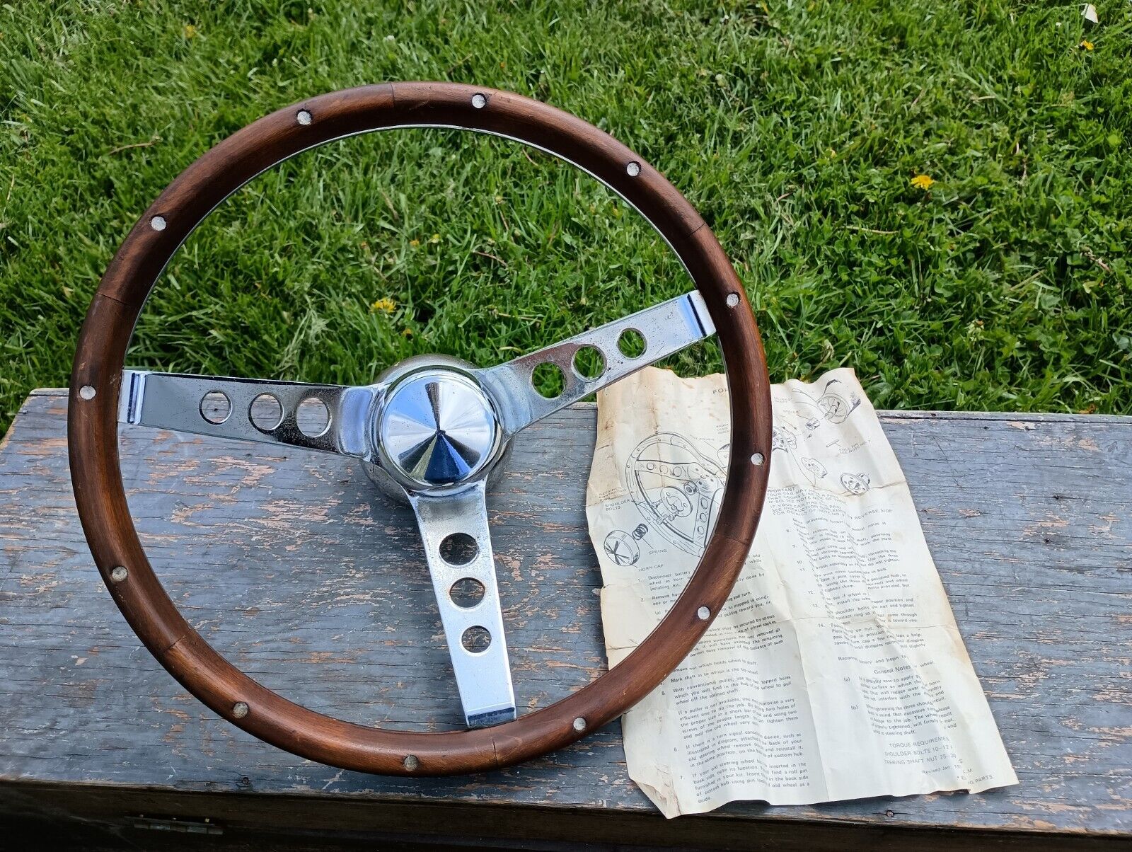 Vintage 1960\'s -70\'s Woodgrain Steering Wheel Complete Custom Accessory 13.5\