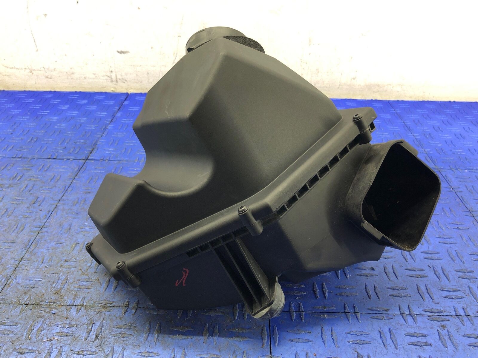 2019-2023 BMW M850I 4.4L RIGHT SIDE ENGINE AIR INTAKE CLEANER FILTER HOUSING BOX