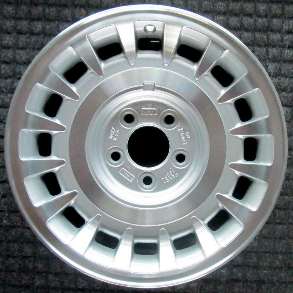 Lincoln Town Car Machined 16 inch OEM Wheel 1998 to 2002