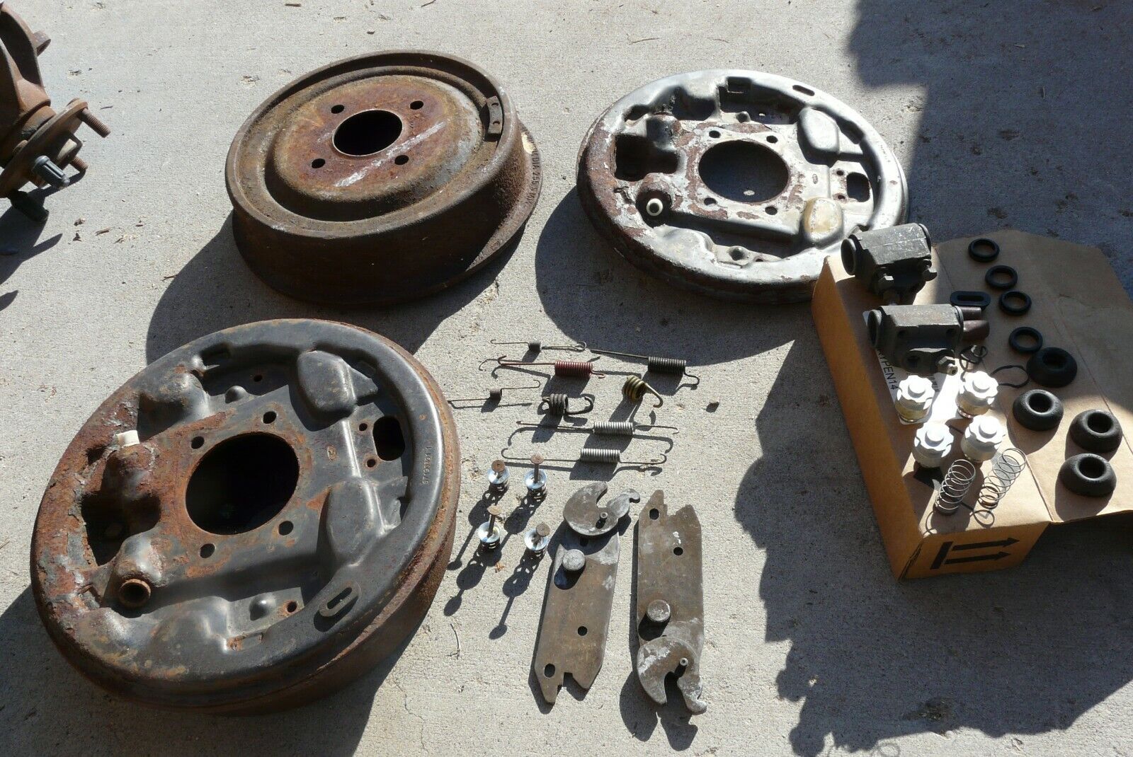 Merkur XR4Ti drum brake assemblies backing plates wheel cylinder spring kit