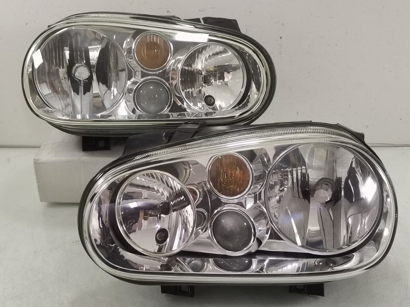 1Pairs Volkswagen VW Golf R32 GTI MK4 00-05 VALEO Glasses Headlight Lights Lamps