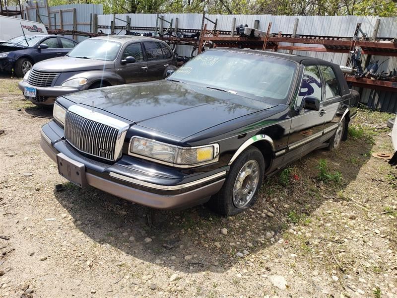 Radiator Without Tow Package Single Exhaust Fits 95-97 CROWN VICTORIA 1263003
