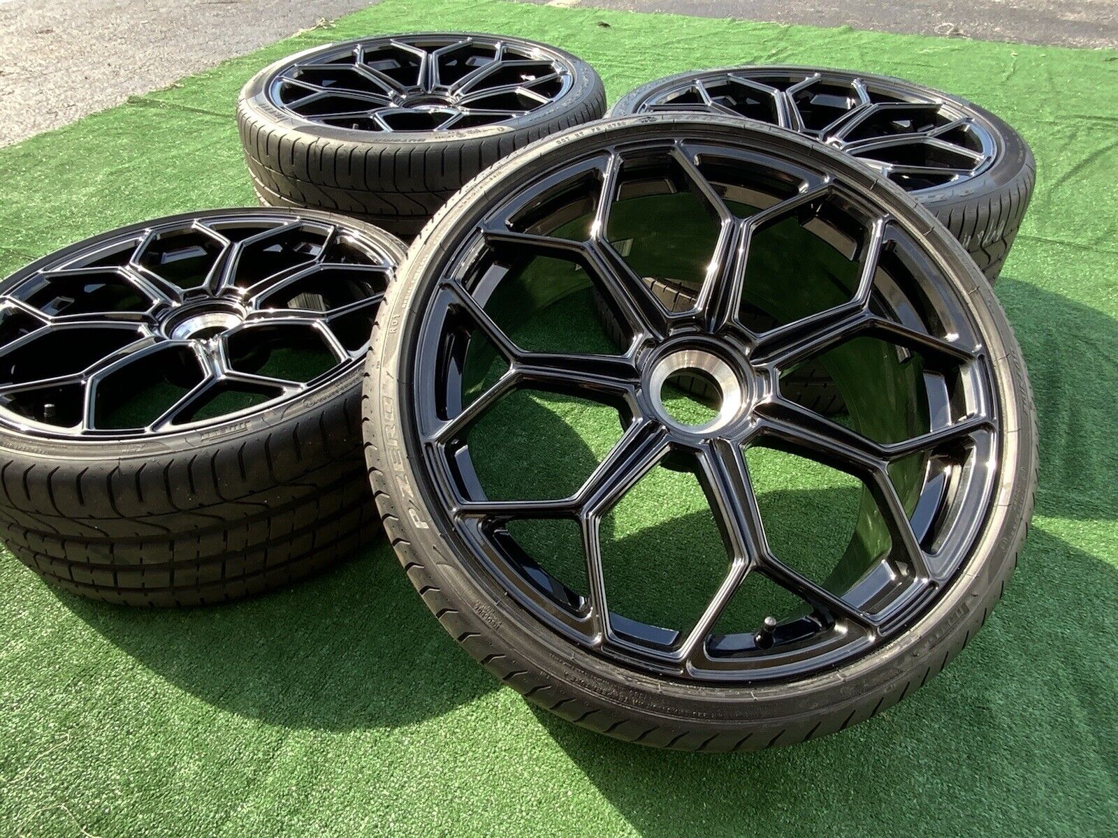 Genuine Lamborghini Aventador Wheels SVJ OEM Wheels Factory SV J Pirelli Tires