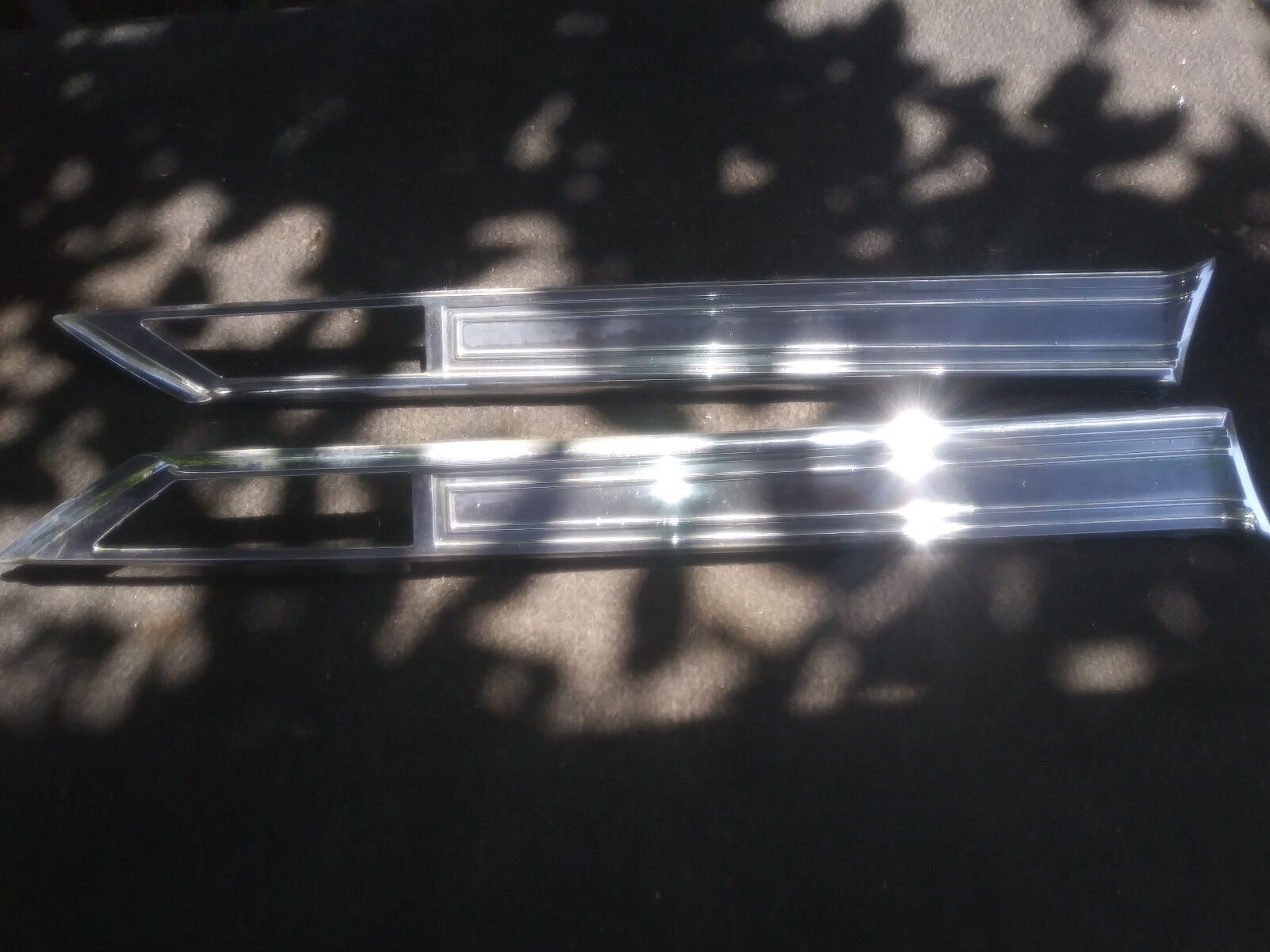  Oldsmobile Cutlass Supreme side marker bezel  LH/RH. Pair 2-piece (used)