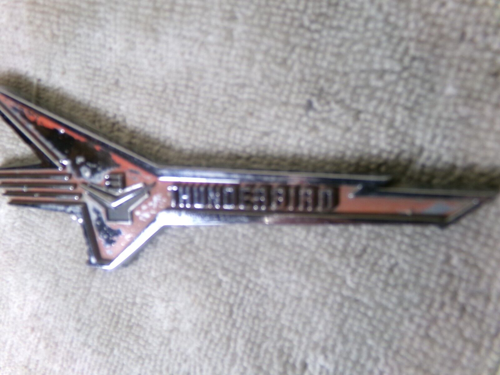 Thunderbird Y-8 fender emblem