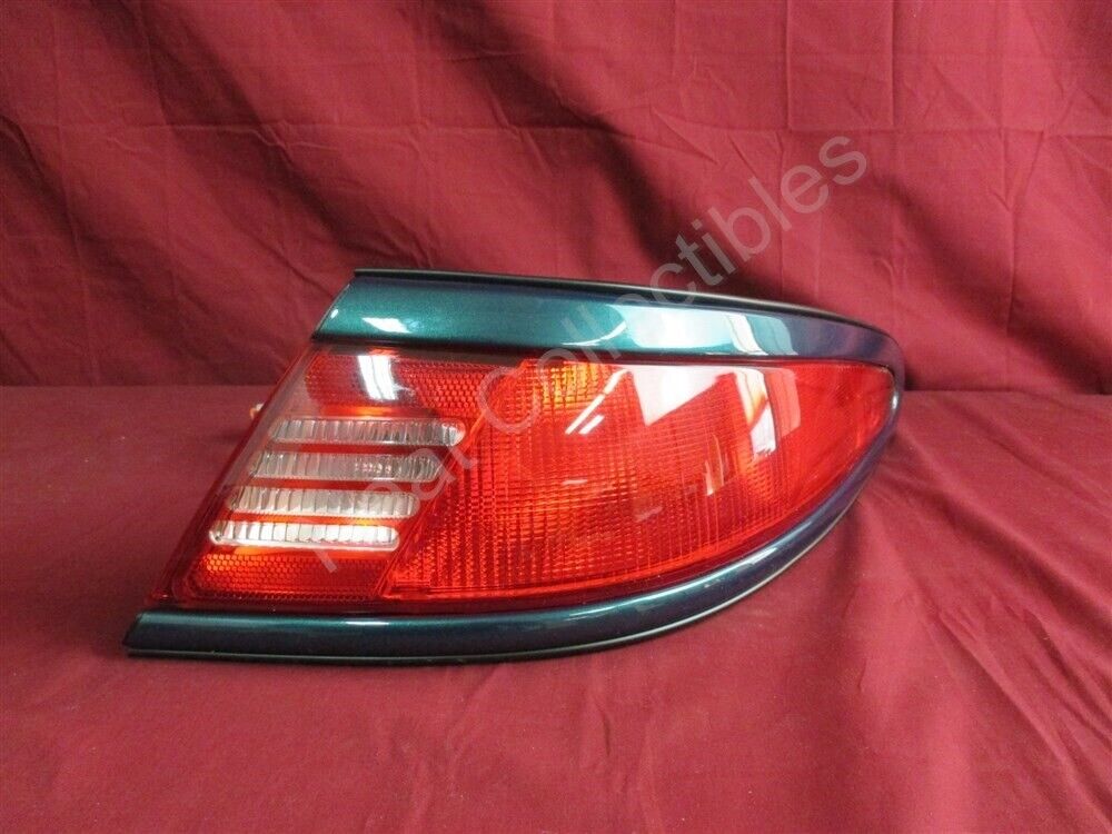 NOS OEM Lincoln Mark VIII LSC Deep Evergreen Tail Lamp Assembly 1997 - 98 Right