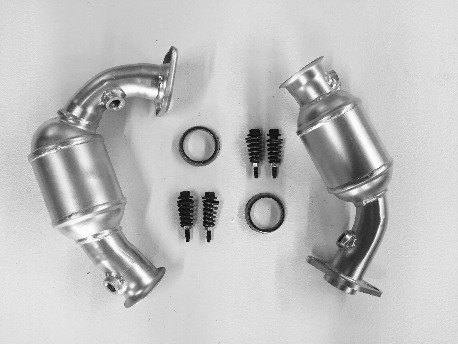 Fits: 2002 2003 Jeep Liberty 3.7L V6 D/Side & P/Side Catalytic Converters