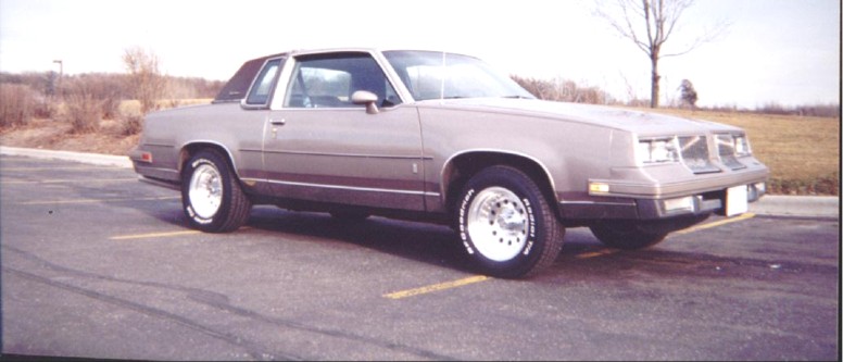  1983 Oldsmobile Cutlass Supreme 