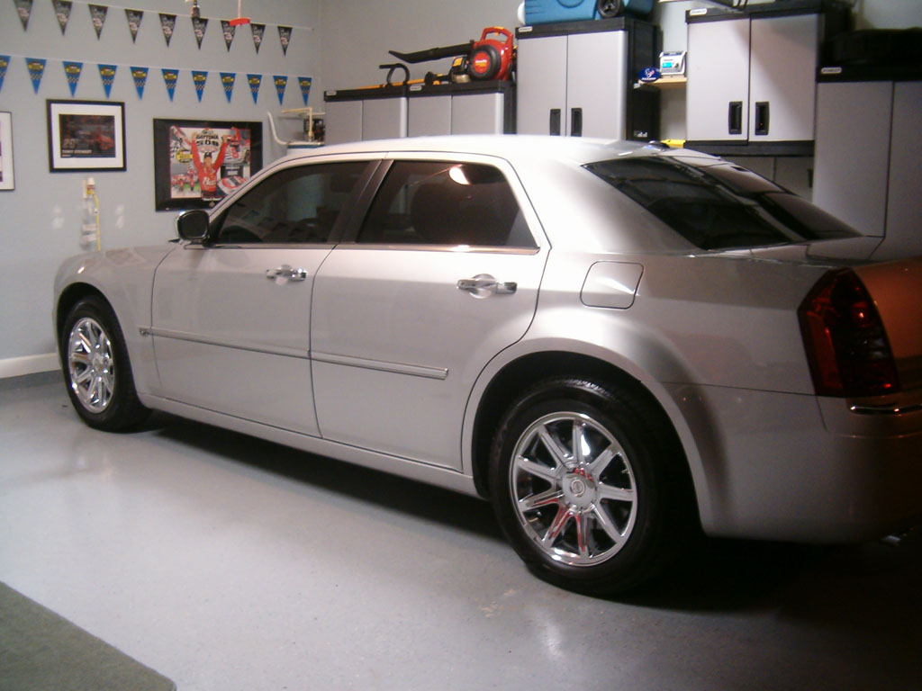 2006  Chrysler 300 C 5.7 picture, mods, upgrades