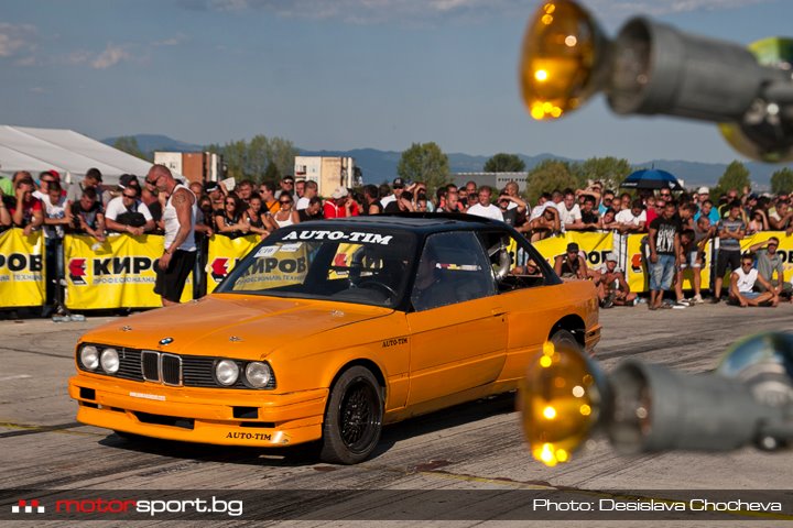 Orange 1988 BMW 325i M20b25