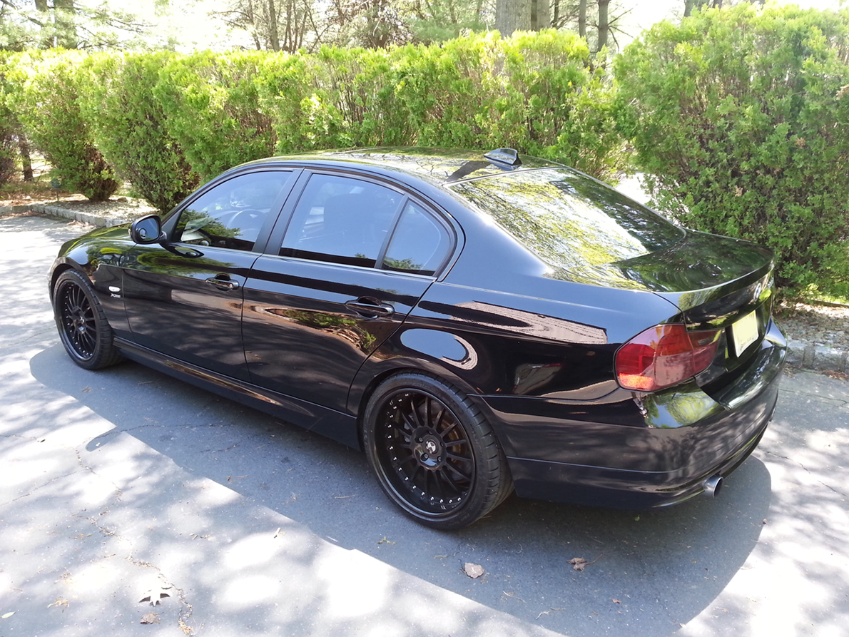 Black 2011 BMW 335xi 