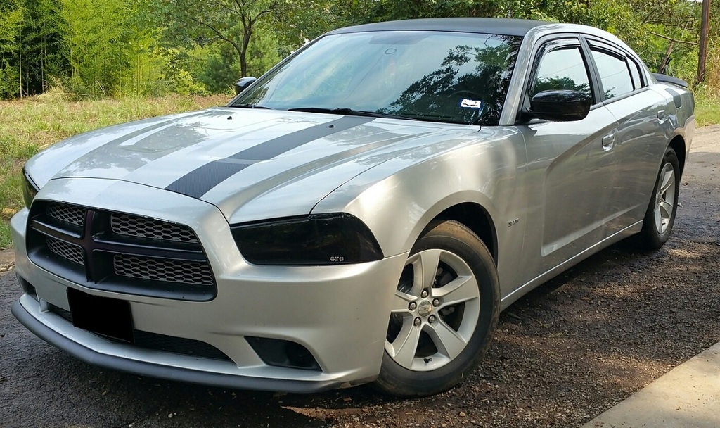Bright Silver 2012 Dodge Charger SE