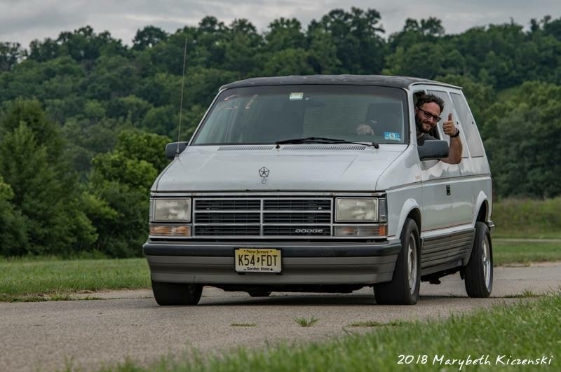 1989 White/Grey/rust Dodge Caravan ES picture, mods, upgrades