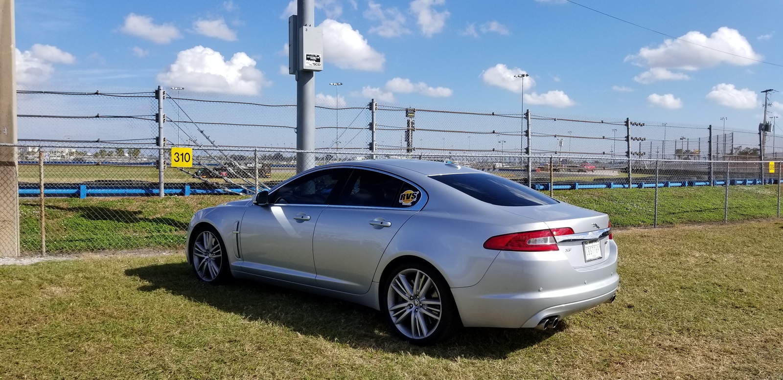 2010 Silver  Jaguar XF 5.0 Supercharged  picture, mods, upgrades