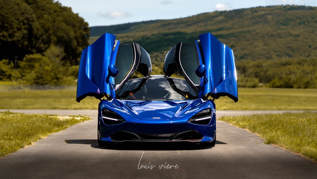 Blue  2019 McLaren 720S 