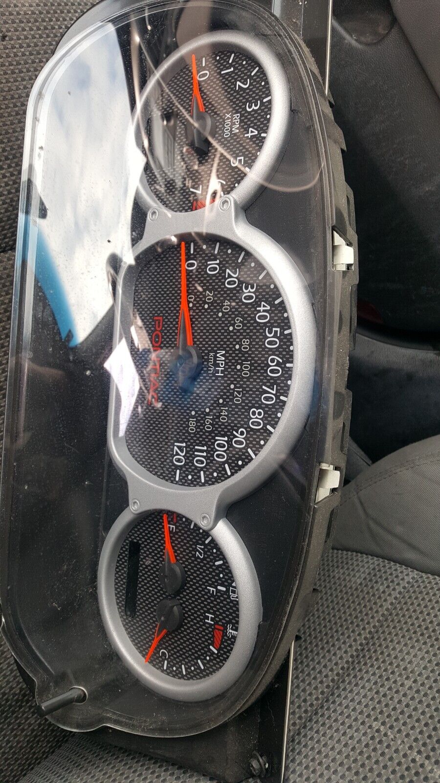 2004 Pontiac Aztek Speedometer Instrument Cluster chip on edge see pictures