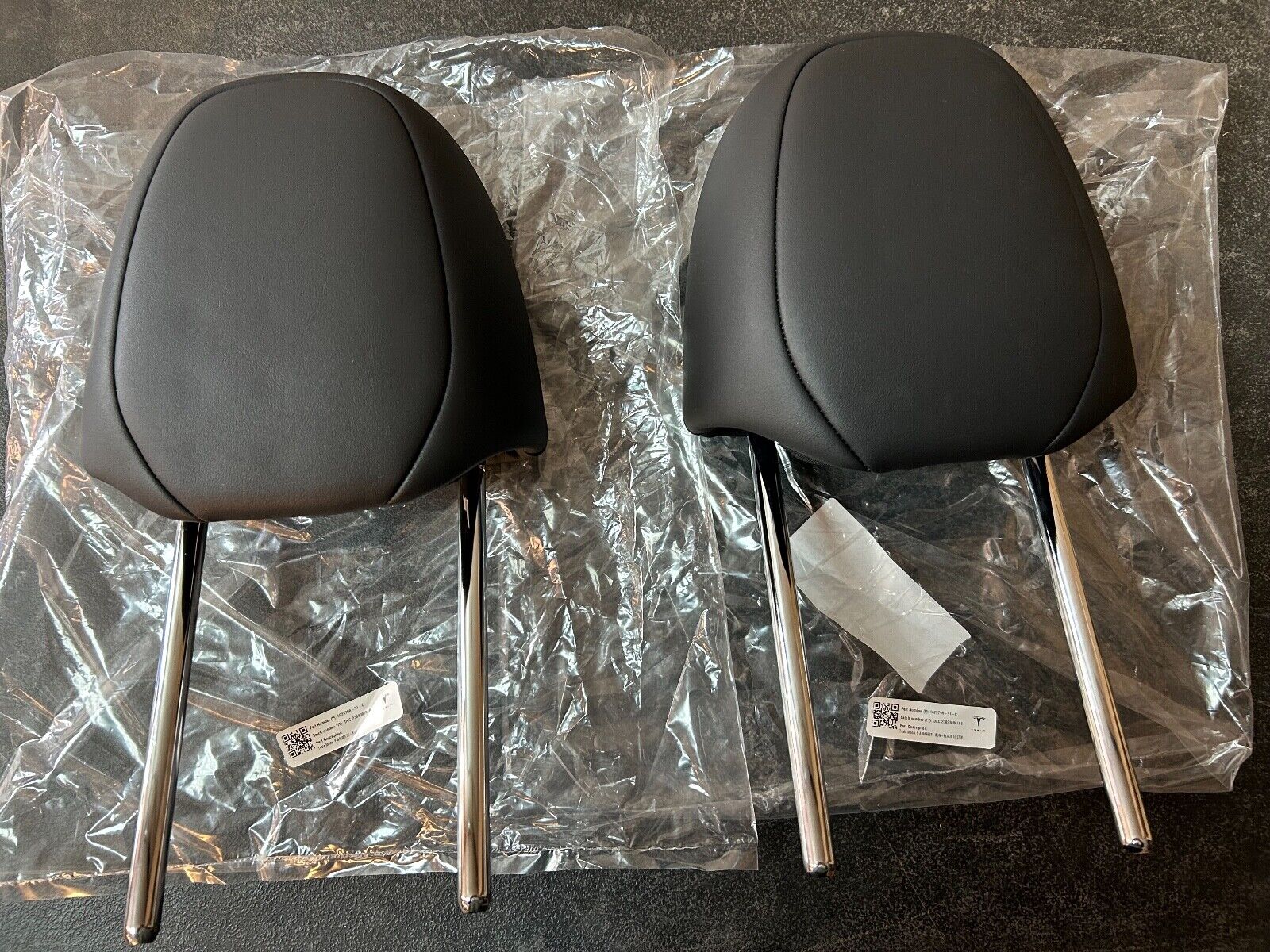 2 New OEM Tesla Model 3 Y First Row Headrest Black 2017-2023 1623798-91-C PAIR