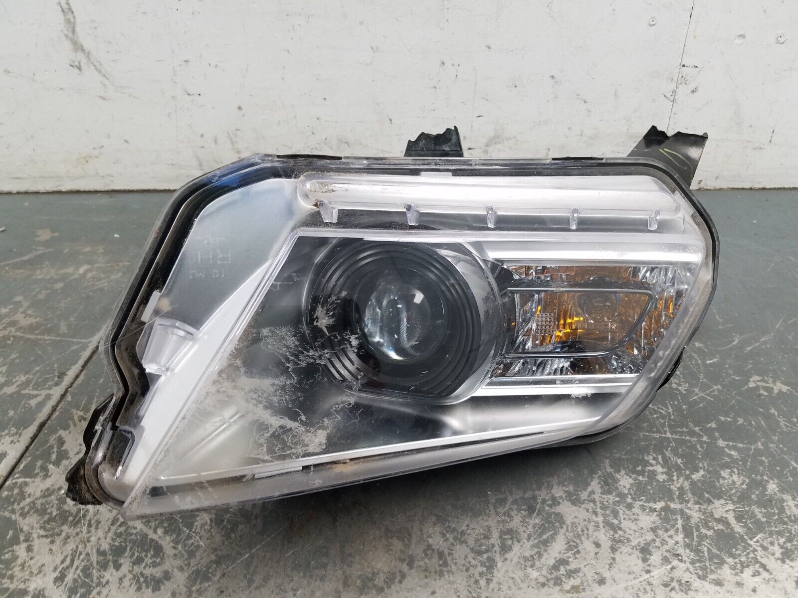 2011 Ford Mustang Shelby GT500 Right Passenger HID Head Light - Damage #0887 Q6