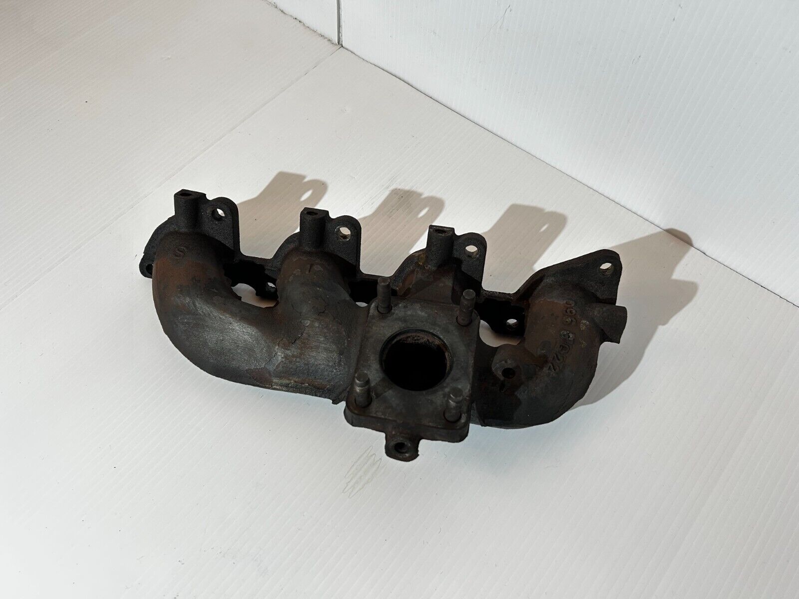 83-89 MITSUBISHI STARION CHRYSLER CONQUEST EXHAUST MANIFOLD