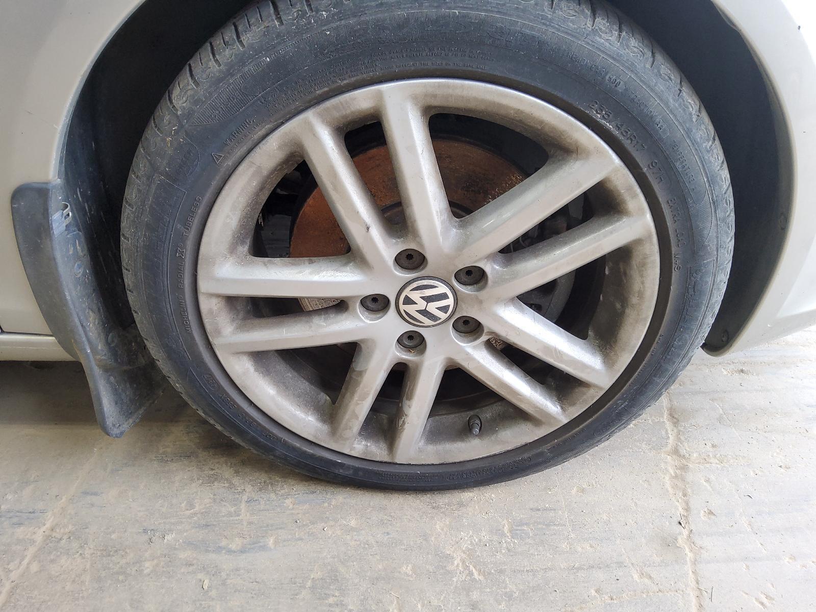 Used Wheel fits: 2009 Volkswagen Eos 17x7-1/2 alloy 5 double spoke gray finish G