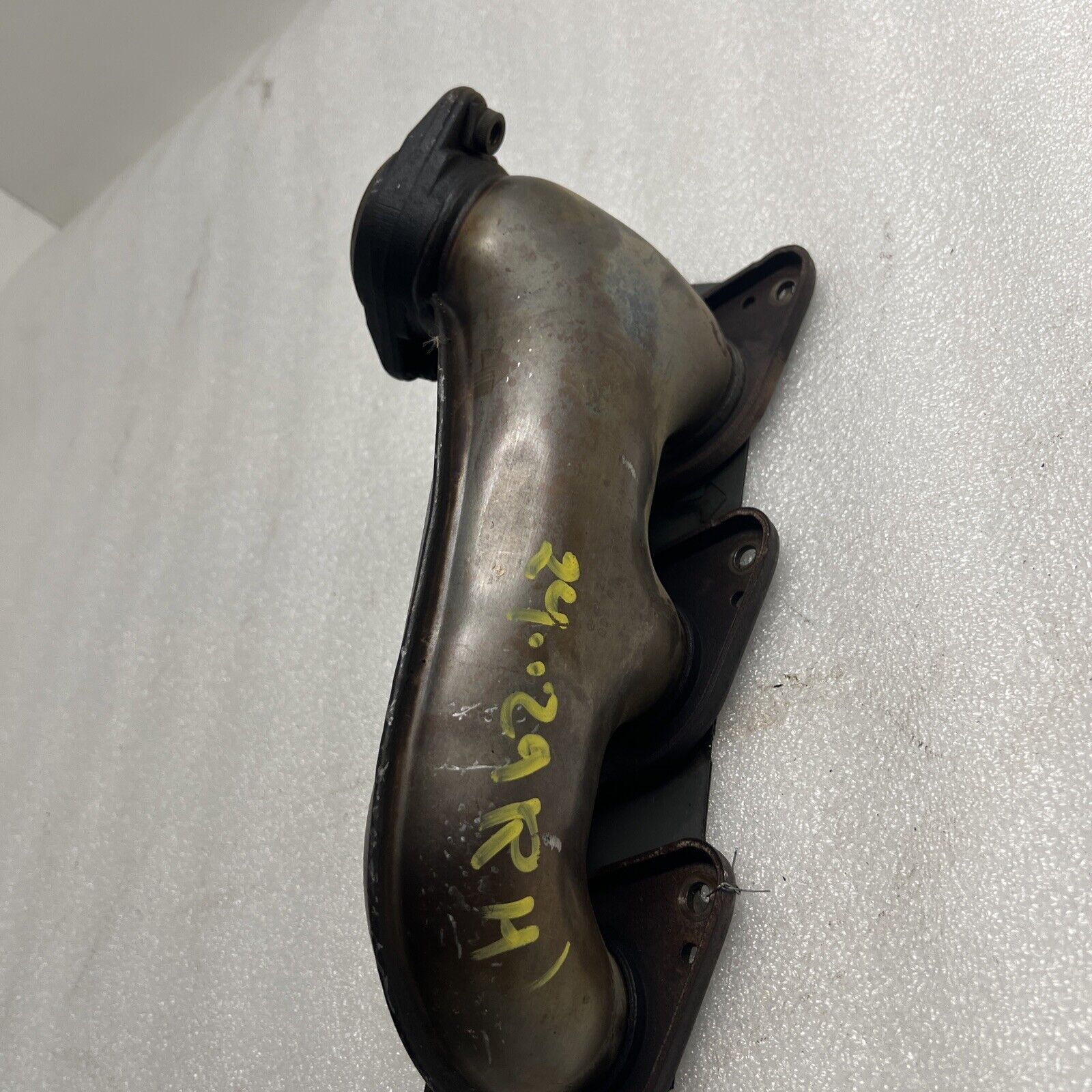 2010  MERCEDES-BENZ C300 RIGHT  SIDE EXHAUST MANIFOLD HEADER A2721402209 OEM