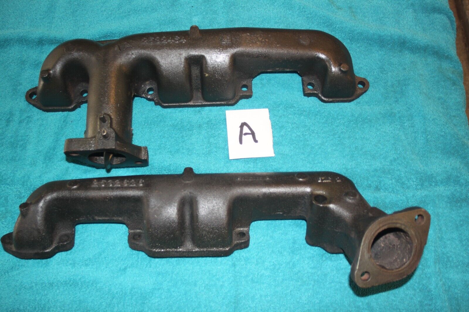 68 69 1970 1973 Plymouth Dodge 383 400 440 EXHAUST MANIFOLDS 2532464 2532626 OEM