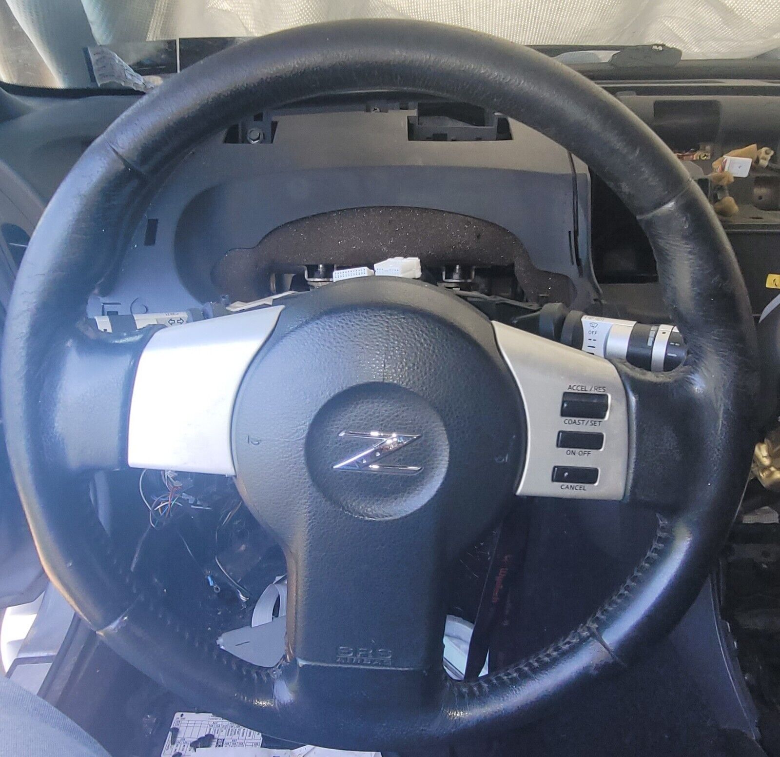 350z Steering Wheel (Complete)
