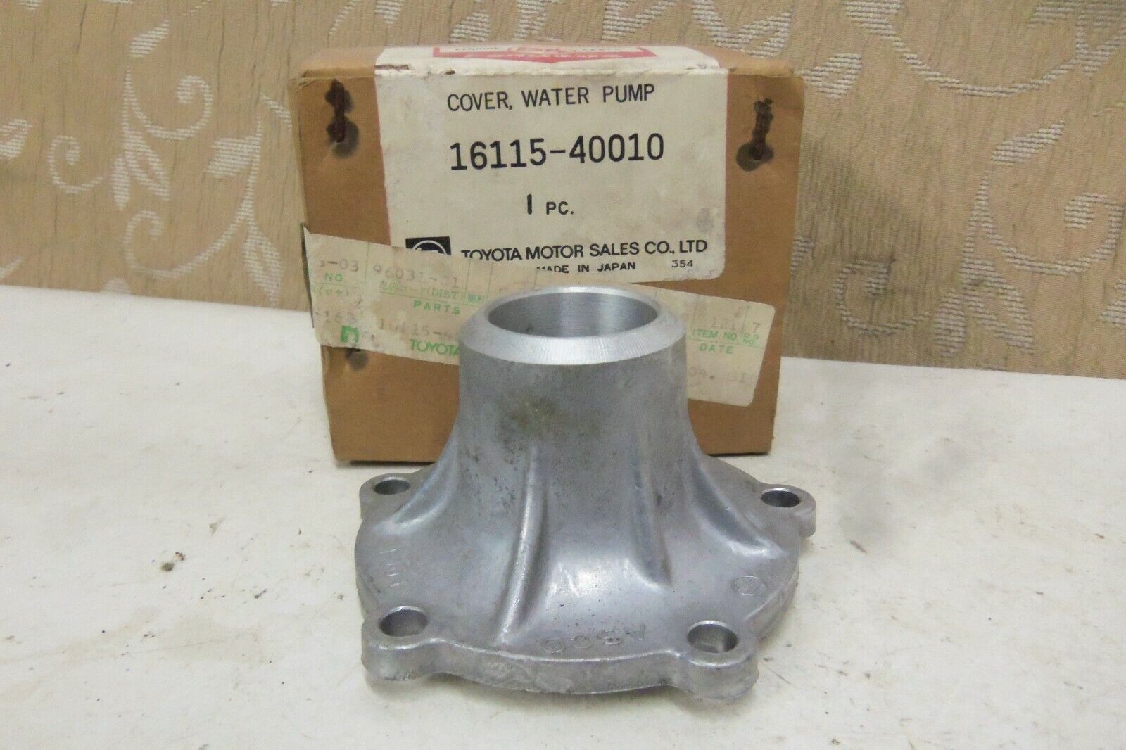 NOS GENUINE TOYOTA トヨタ WATER PUMP COVER CORONA RT85 95 102 112 117 RX12 22 28