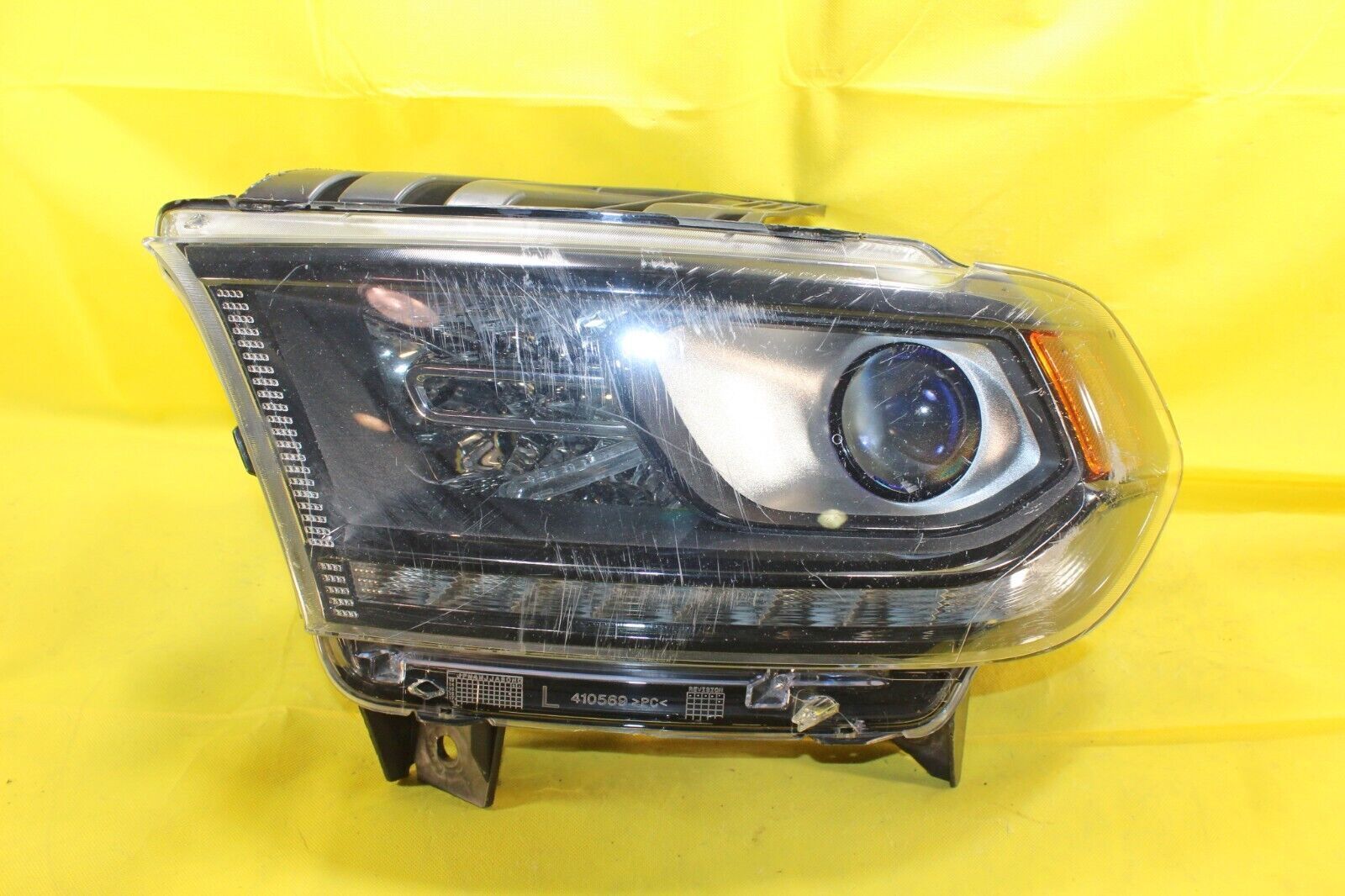 Genuine OEM 🔘 16 to 20 Dodge Durango Left L Driver Headlight - 1 Tab Dmg