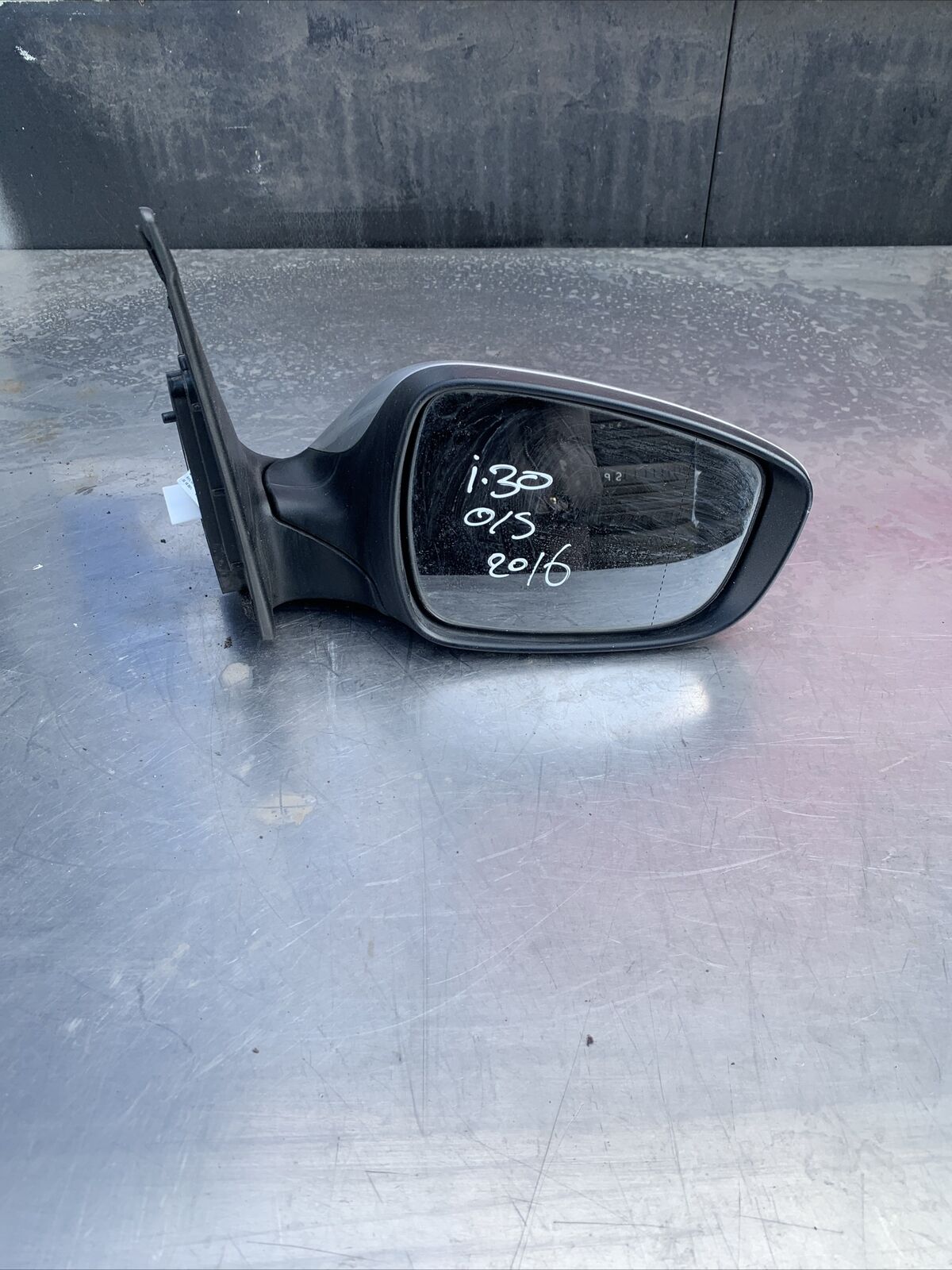 HYUNDAI I30 DRIVER SIDE WING MIRROR POWER FOLDING WITH INDICATOR 87620-A6170