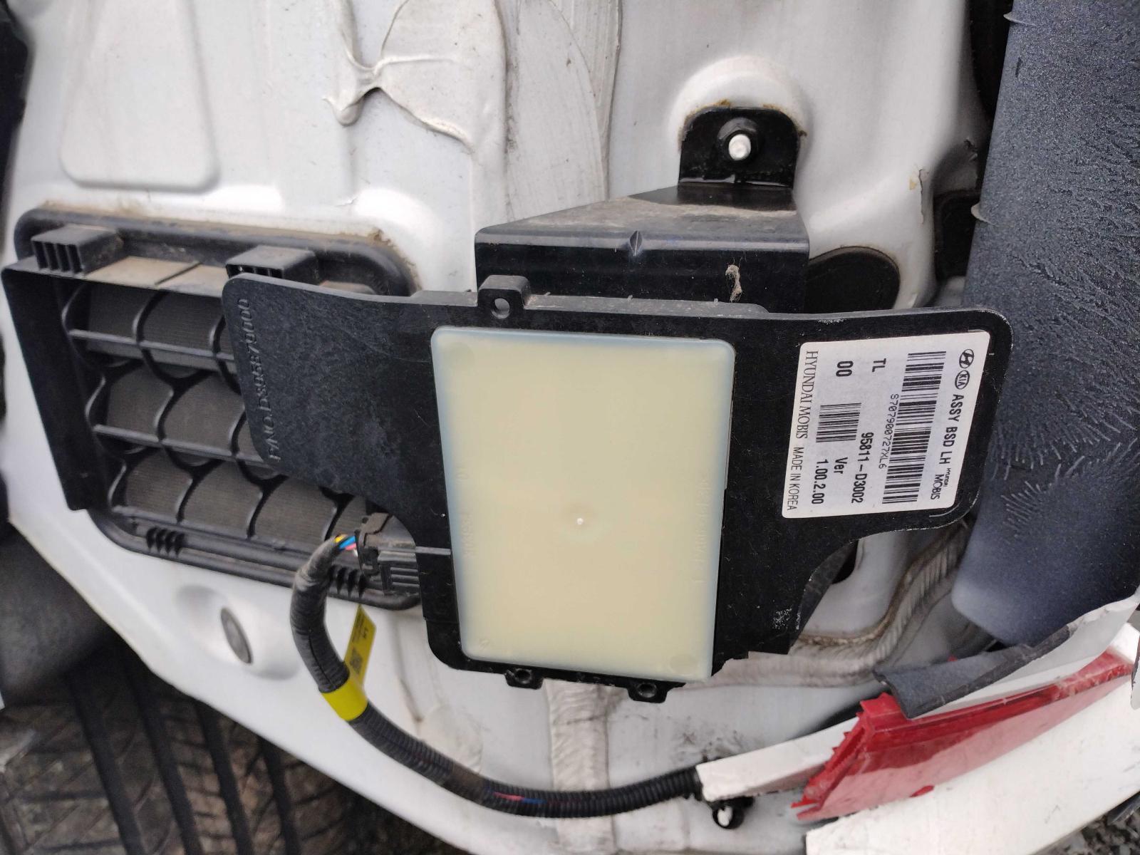 Used Park Assist Camera fits: 2017 Hyundai Tucson radar unit under front bumper