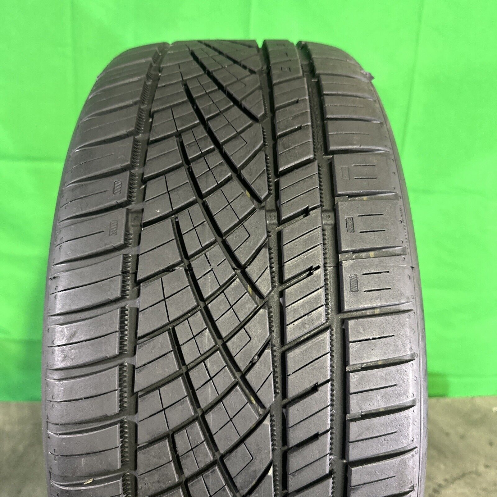 Pair,used-(2 Tires) 235/35ZR19 Continental Extreme Contact 91Y 8/32 DOT 1623