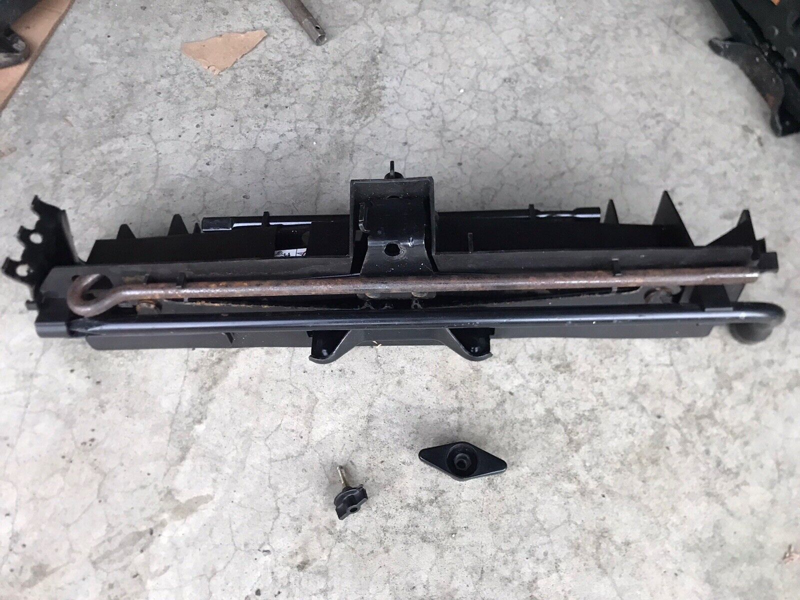 2005 2006 Ford Expedition Spare Tire Jack Kit Tools and Tray OEM