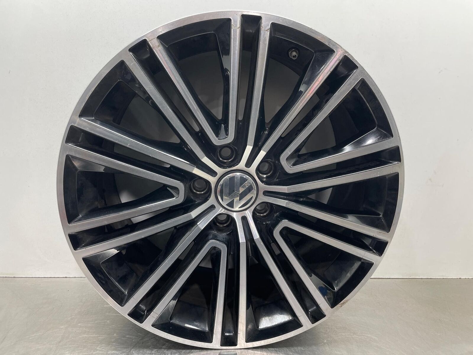 2015 VW Eos Wheel Rim 18x8 Alloy 5 Double Spoke *SCUFFED* Factory OEM 3aa601025L